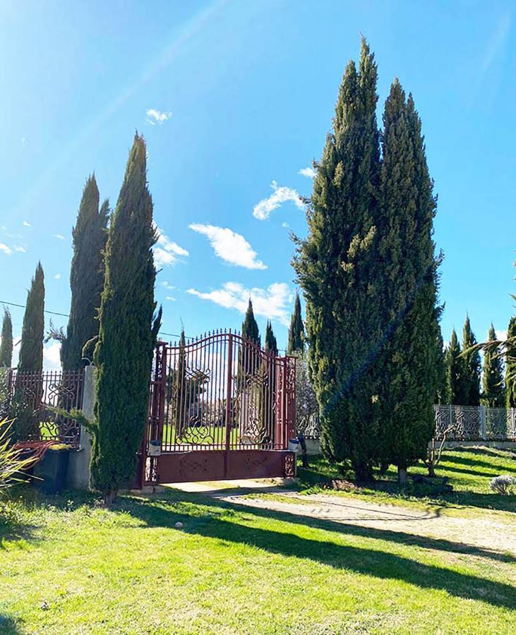 Maison D'Hotes, Superbe Et Spacieuse ,Dans Un Cadre Charmant Calme Et Verdoyant Pernes-les-Fontaines Bagian luar foto