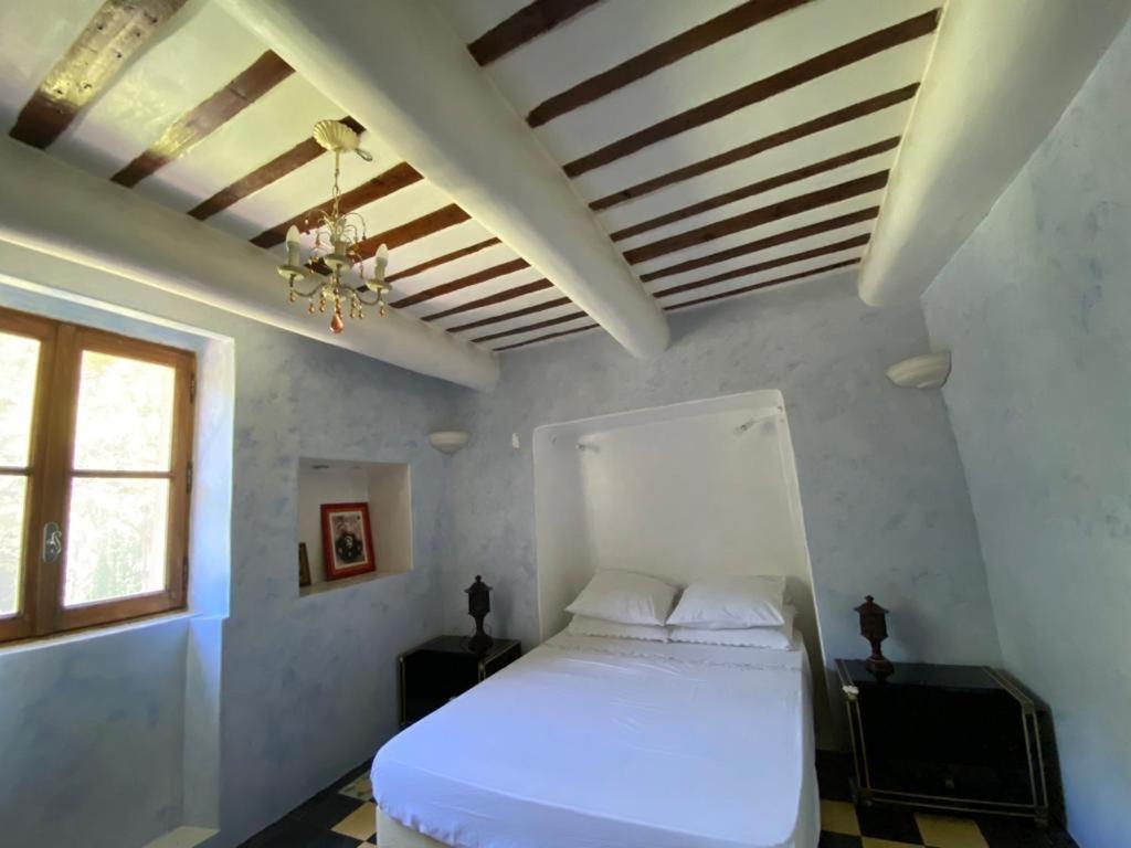 Maison D'Hotes, Superbe Et Spacieuse ,Dans Un Cadre Charmant Calme Et Verdoyant Pernes-les-Fontaines Bagian luar foto